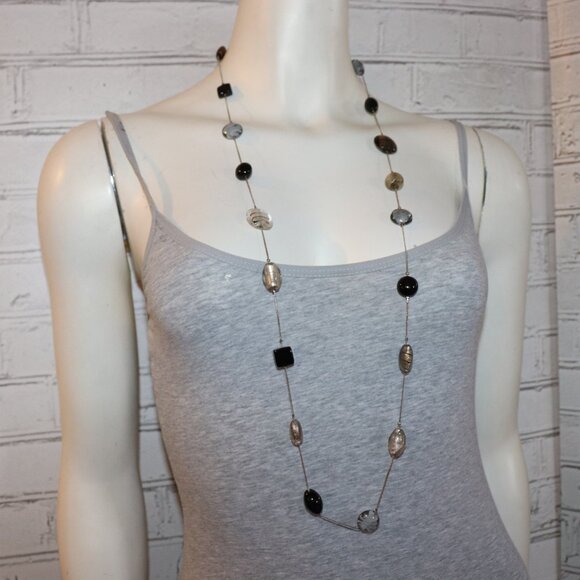 Beautiful silver and glass beaded statement necklace 40" - Picture 3 of 4